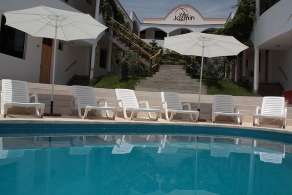 Hotel Villa Jazmín visto desde la piscina
