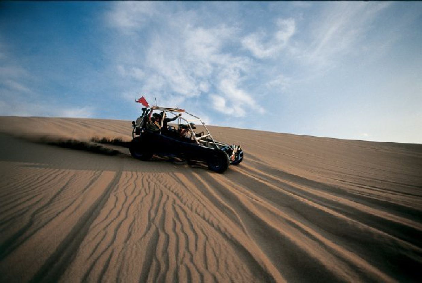 el tour en tubular incluye el traslado a Huacachina