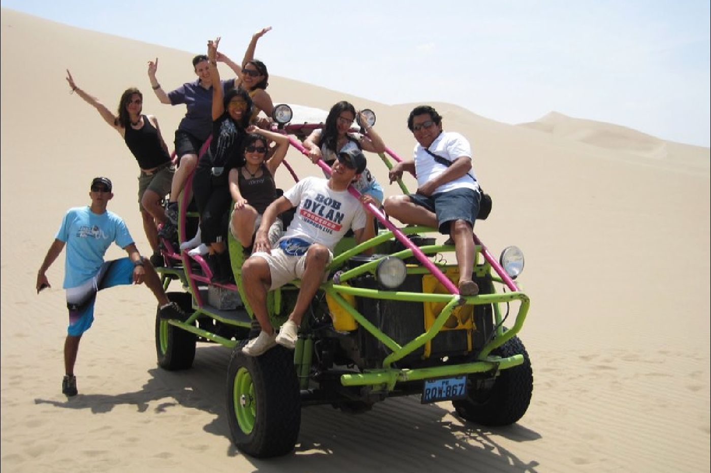 el tour en tubular incluye el traslado a Huacachina